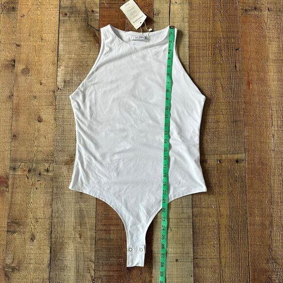 Reoria Women's Size Large in White Sleeveless Bodysuit Comfy & Stylish - Picture 8 of 9